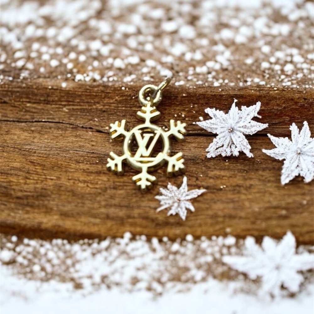 Louis Vuitton Gold Snowflake Charm